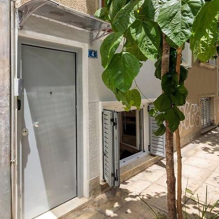 Hilton Area Brand New Comfortable Apartment アテネ エクステリア 写真