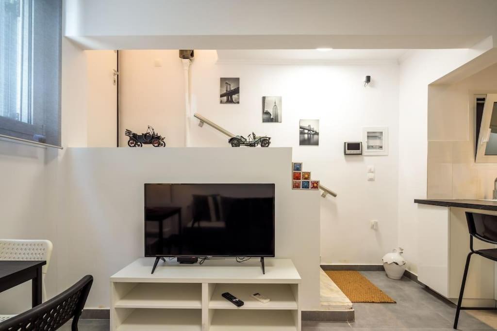 Hilton Area Brand New Comfortable Apartment アテネ エクステリア 写真
